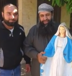 Salafi-destroys-statue-of-Mary