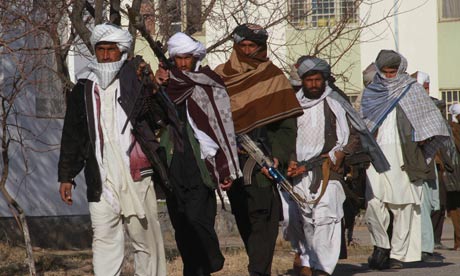Taliban-militants-surrend-007