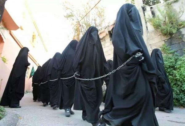 #ISIL establishes first Middle Eastern marketplace for maids and captive women.
