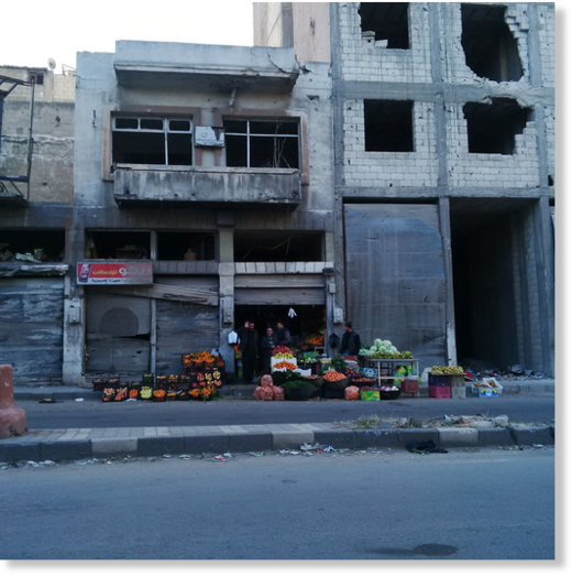 Syrian_Fruit_Stand_Bartlett