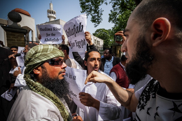 [UNVERIFIED CONTENT] The banned radical islamist organisation, Al-Muhajiroun, received strong counter-protests from opposing muslims outside the Regents Park mosque regarding the extremist group's current demands that Egypt is placed under Shariah law.